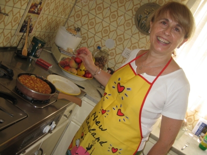 mama helen cooking... tortilla espa�ola