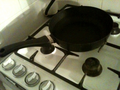 this magic pan makes tortilla by itself!